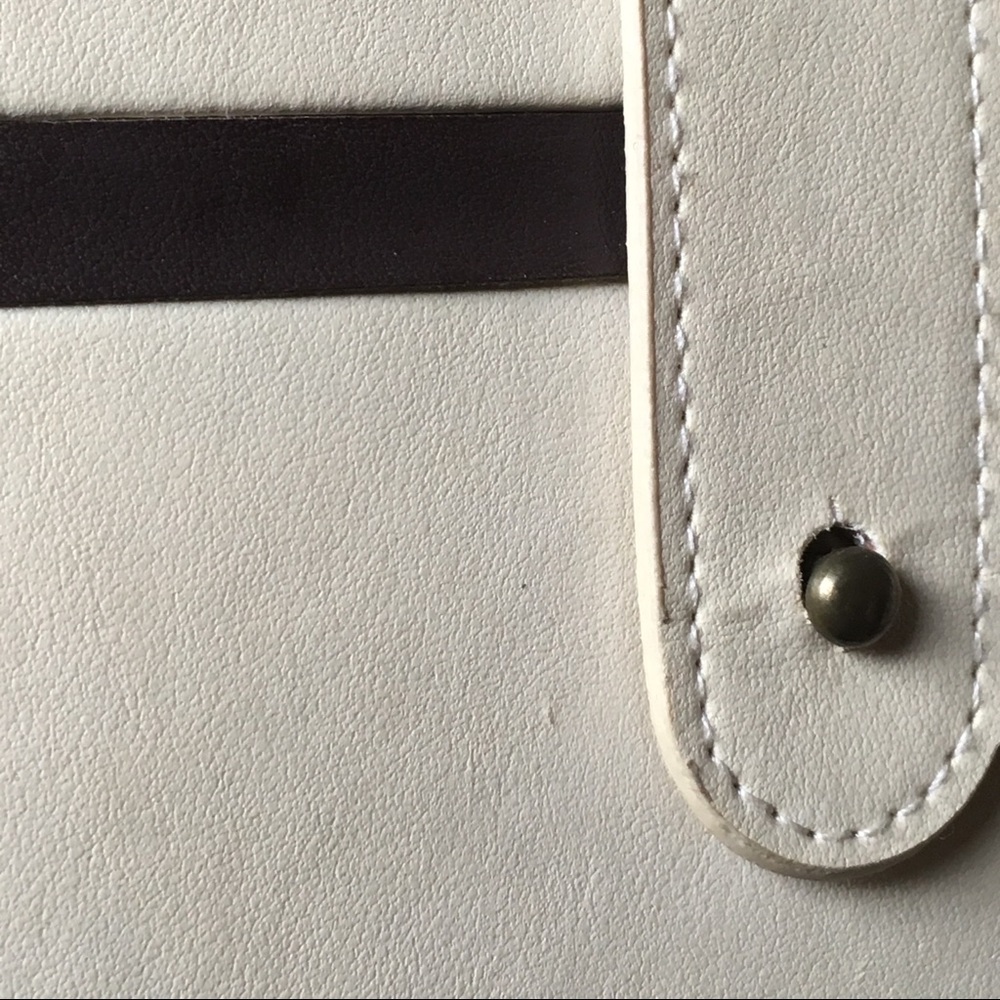 Calvin Klein Storage Case - Picture 5 of 5